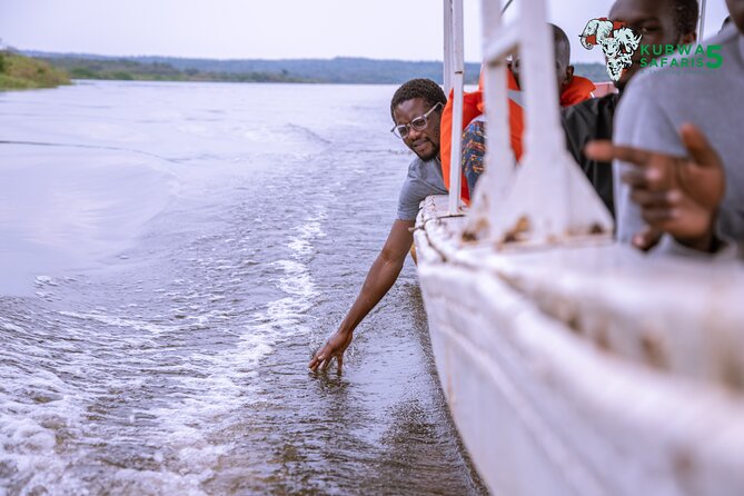 3 Days Wild Tour Queen Elizabeth National Park Safari Uganda - The return through Kayabwe and the Equator