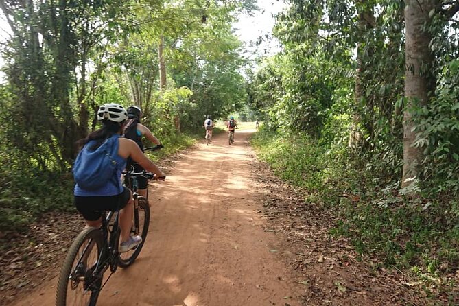3 Hours Guided Cycling Tour Across Lake Victoria - The bike, helmet, snack, and drink