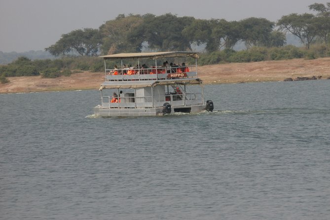 5 days gorillas and chimpanzee tracking - The long return to Kampala or Entebbe