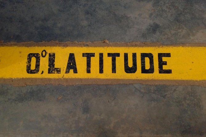 A Tour To Uganda Equator - Lunch and time to browse