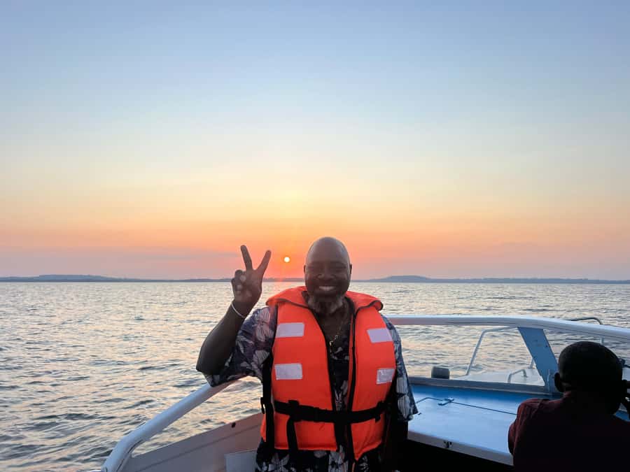 Entebbe: Equatar Line Tour & Victoria Lake Sunset Boat Ride - Reaching Lwaji Island from Nakiwogo