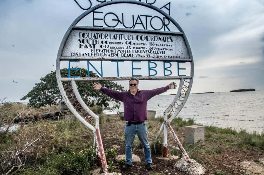 Entebbe: Equatar Line Tour & Victoria Lake Sunset Boat Ride - The boat ride and the role of the guide
