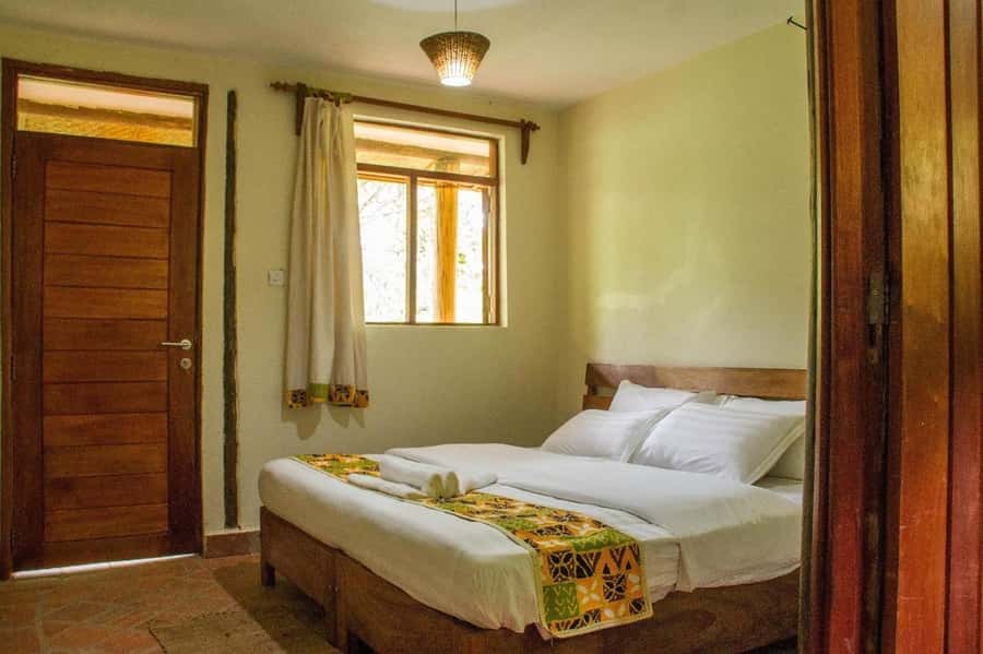 From Kigali: 2-Day Gorilla Trek: Bwindi Nat Park - A lodge near the park gate