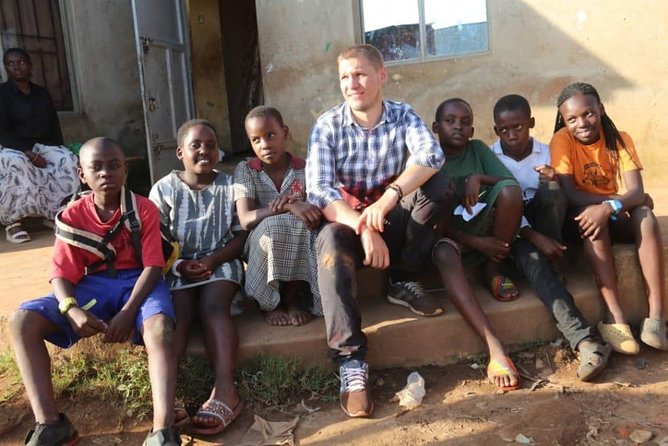 Kampala guided walking tour - A possible stop for rolex, coffee, or local food