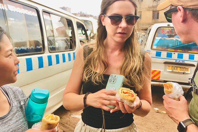 Kampala Walking City Tours (Women Guided) - Walking through Kisenyi and Owino Market